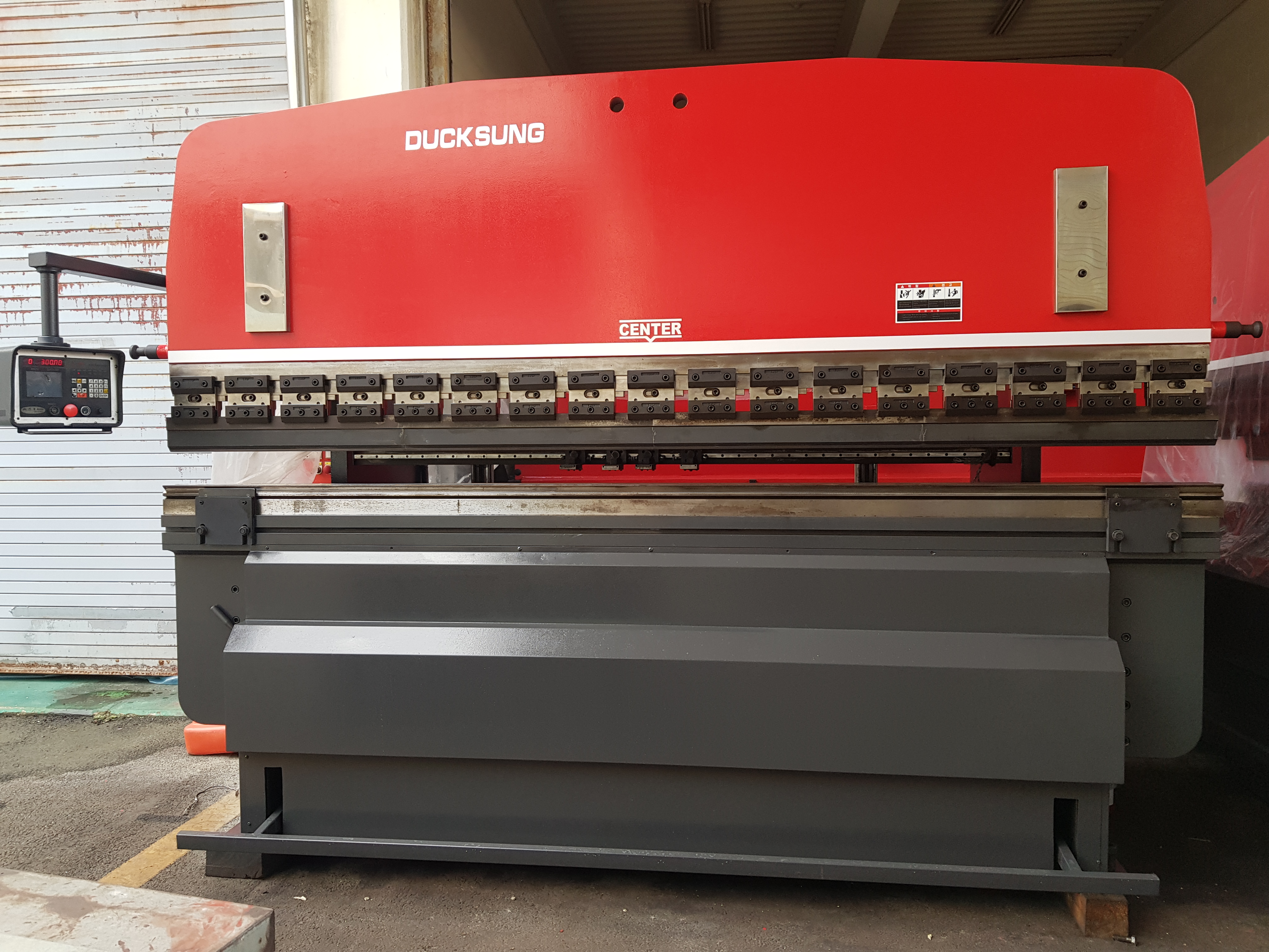 유압절곡기 6T X 3M 자동아대